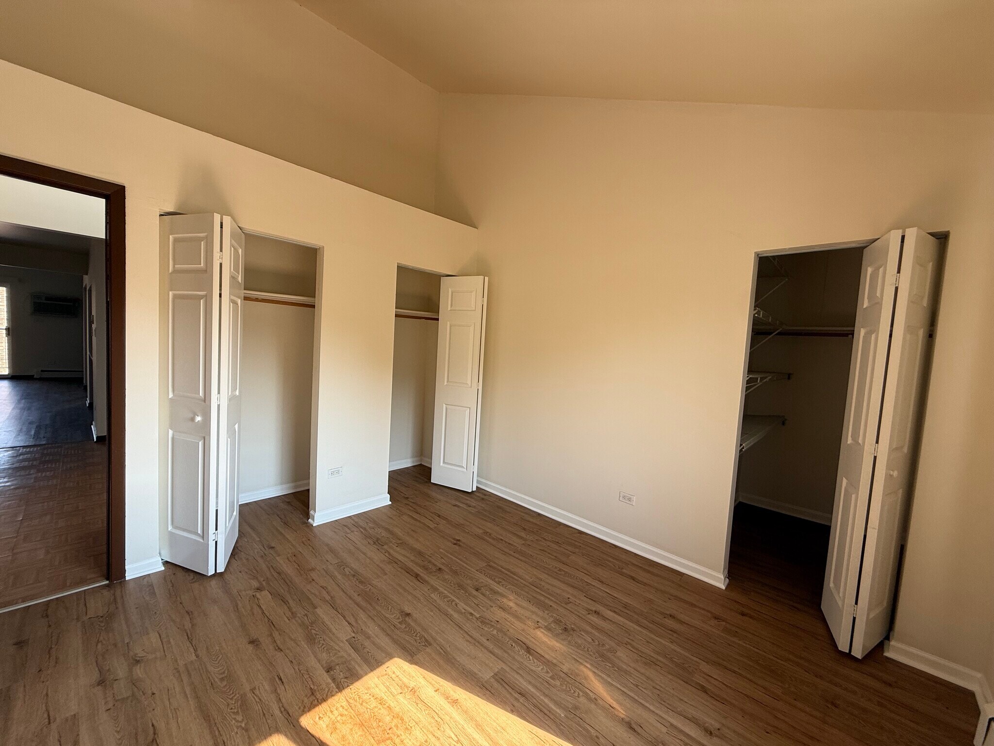 Building Photo - 490 Pleasant Run Dr