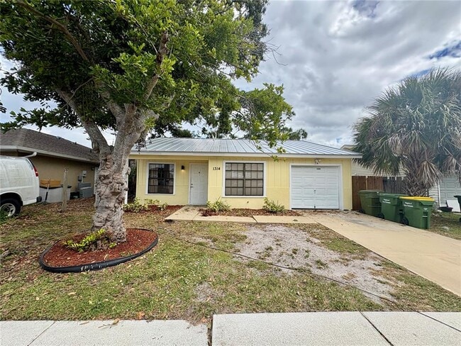 Building Photo - 1314 N Brink Ave