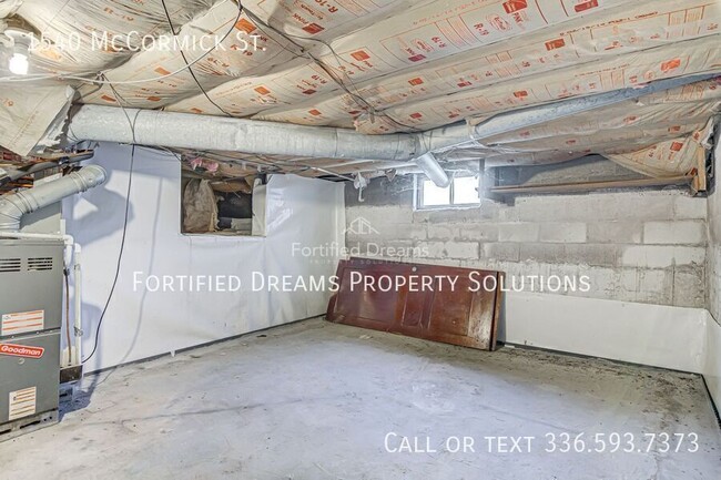 Building Photo - 1540 McCormick St