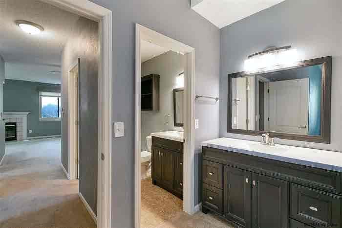 Building Photo - 124 Grenadier Ct