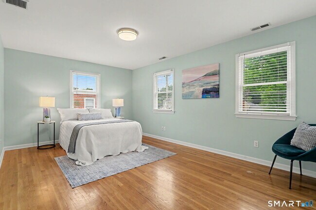 Building Photo - 211 Hunyadi Ave