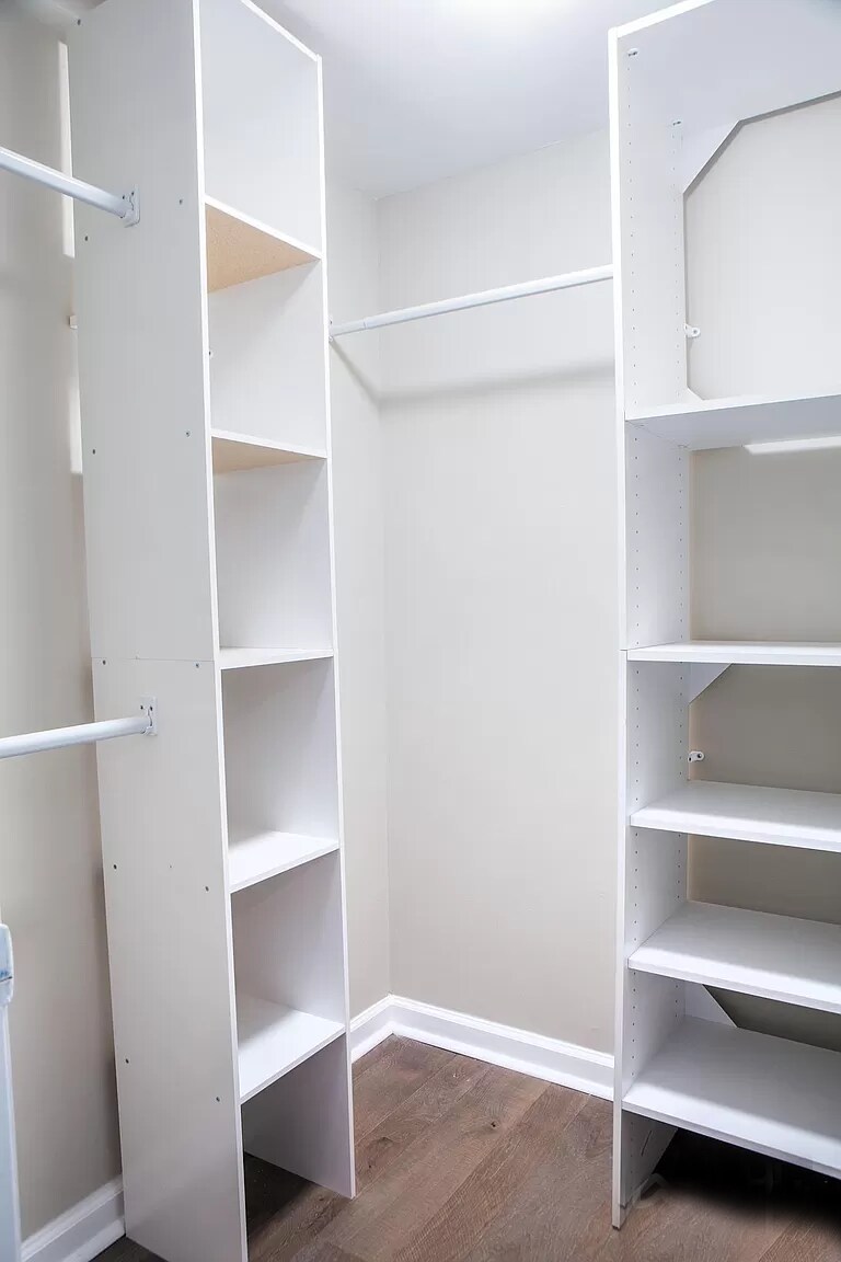 MA Closet 1 - 1625 Q St NW