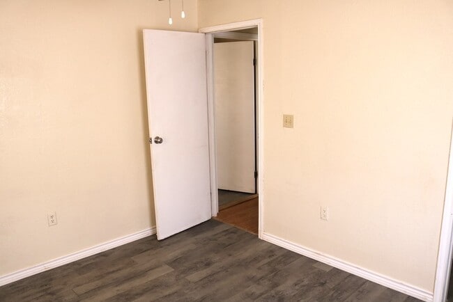 Building Photo - 1100 W Stockton Ave