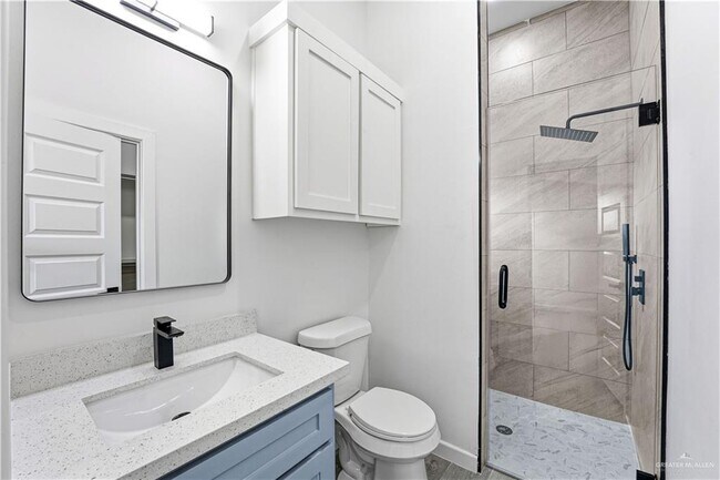 Building Photo - 12 Notre Dame Ave