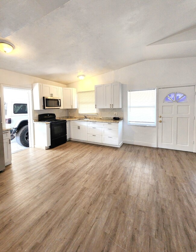 Building Photo - 1327 Eugene Black St