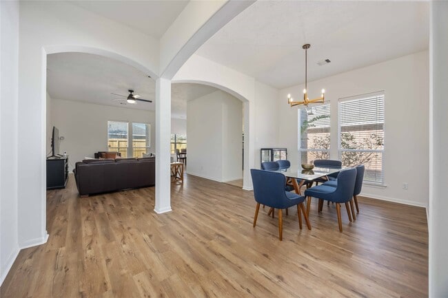 Building Photo - 11718 Fortune Park Dr