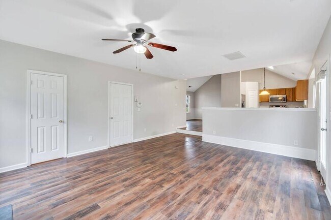 Building Photo - 5508 Kiev Dr