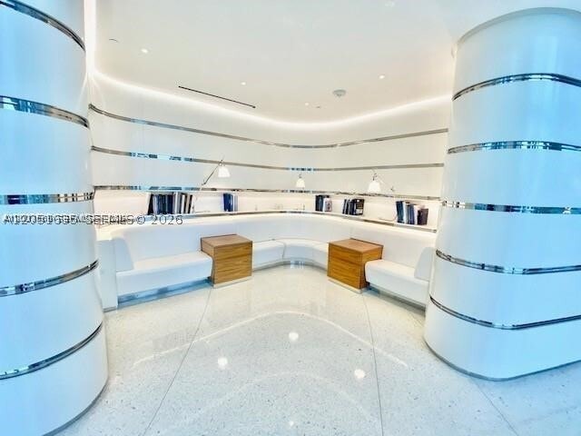 Building Photo - 16901 Collins Ave