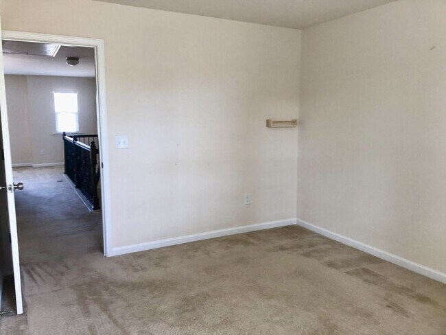 Building Photo - 4 Bed, 3 Bath in Desirable Apex