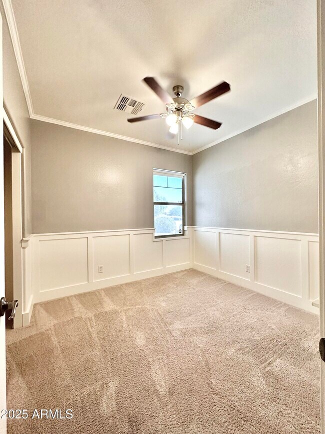 Building Photo - 17916 W Maui Ln