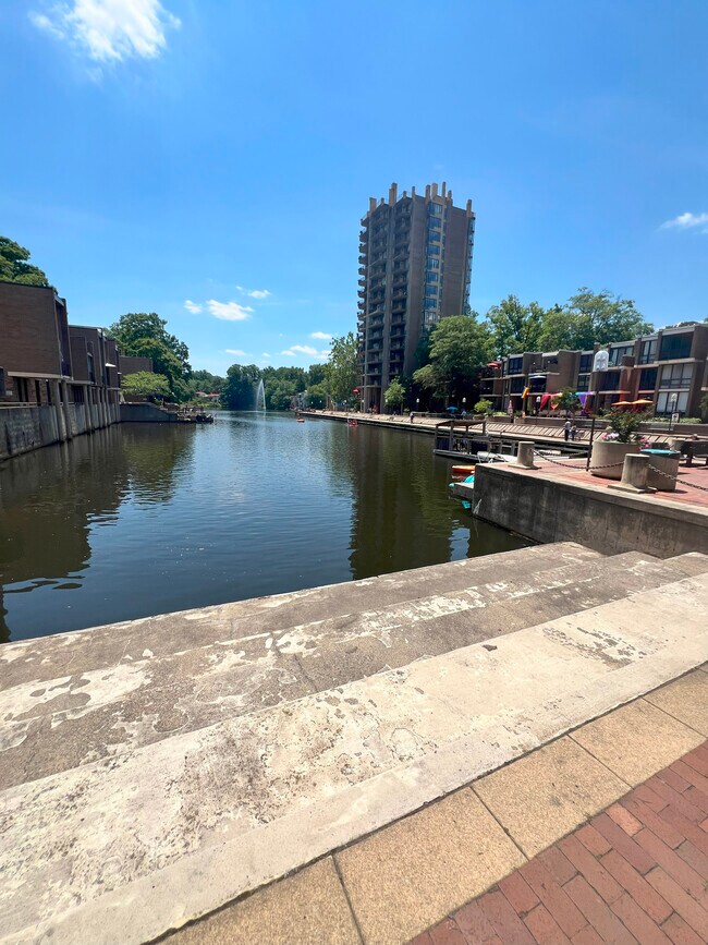 Building Photo - 1530 Moorings Dr