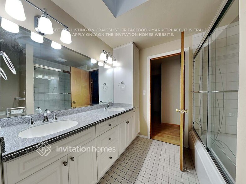 Building Photo - 617 S 301st St