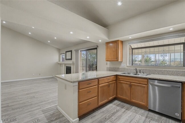 Building Photo - 7951 Aspendale Dr