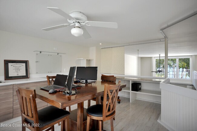 Building Photo - 412 La Costa St