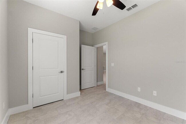 Building Photo - 3473 S San Mateo Dr