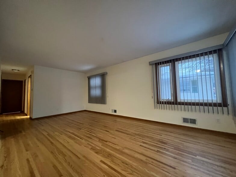 Building Photo - 3420 18th Ave NW