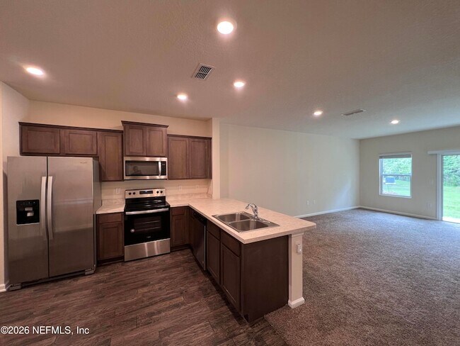 Building Photo - 266 Aralia Ln