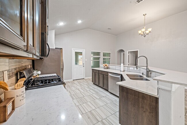 Building Photo - 21310 Cypress White Oak Dr
