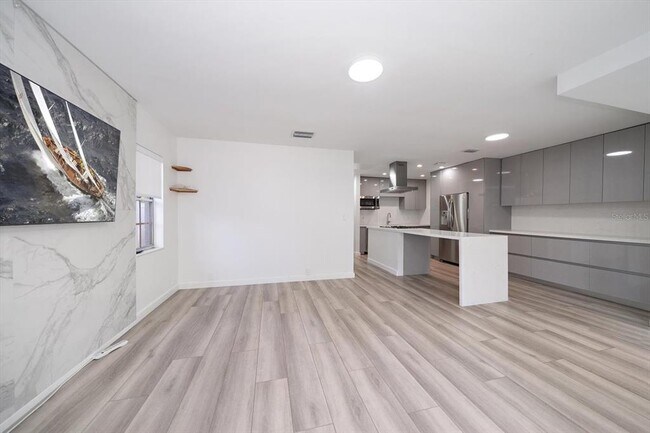 Building Photo - 3920 W Barcelona St