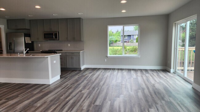 Building Photo - 3 Bedroom, 2.5 Bathroom + DEN in Yelm Cree...