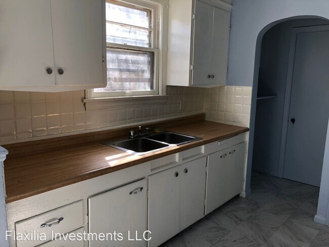 Building Photo - 2 br, 1.5 bath House - 4352 Ingleside