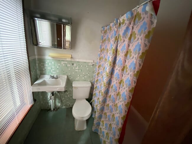 Building Photo - 616 South St