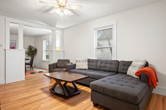 Building Photo - 34 Allen St