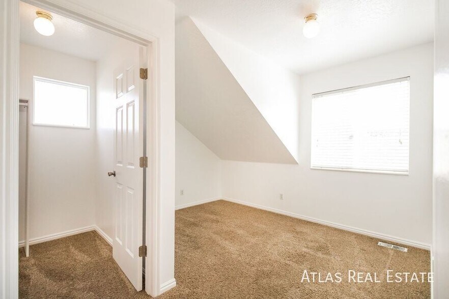 Building Photo - 7814 N Mountain Ash Way