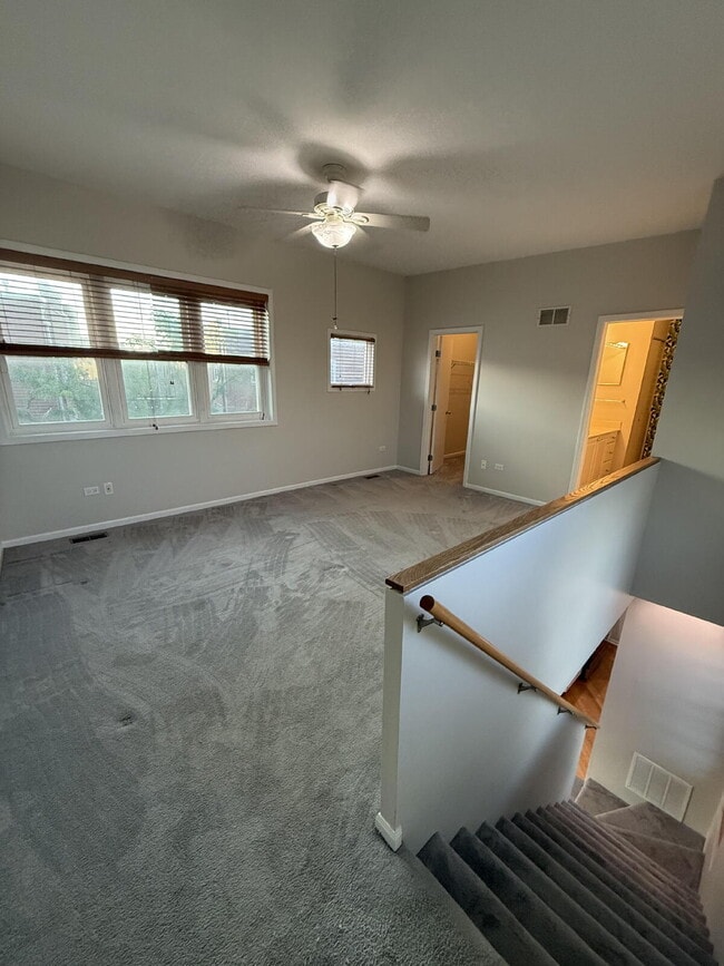 Building Photo - Ideally Located Lincoln Park Townhouse