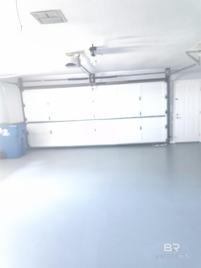 Building Photo - 318 W Fort Morgan Rd