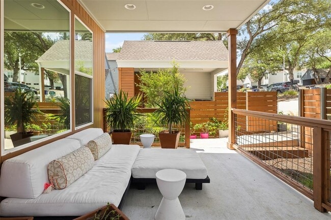 Building Photo - 3109 Aldwyche Dr