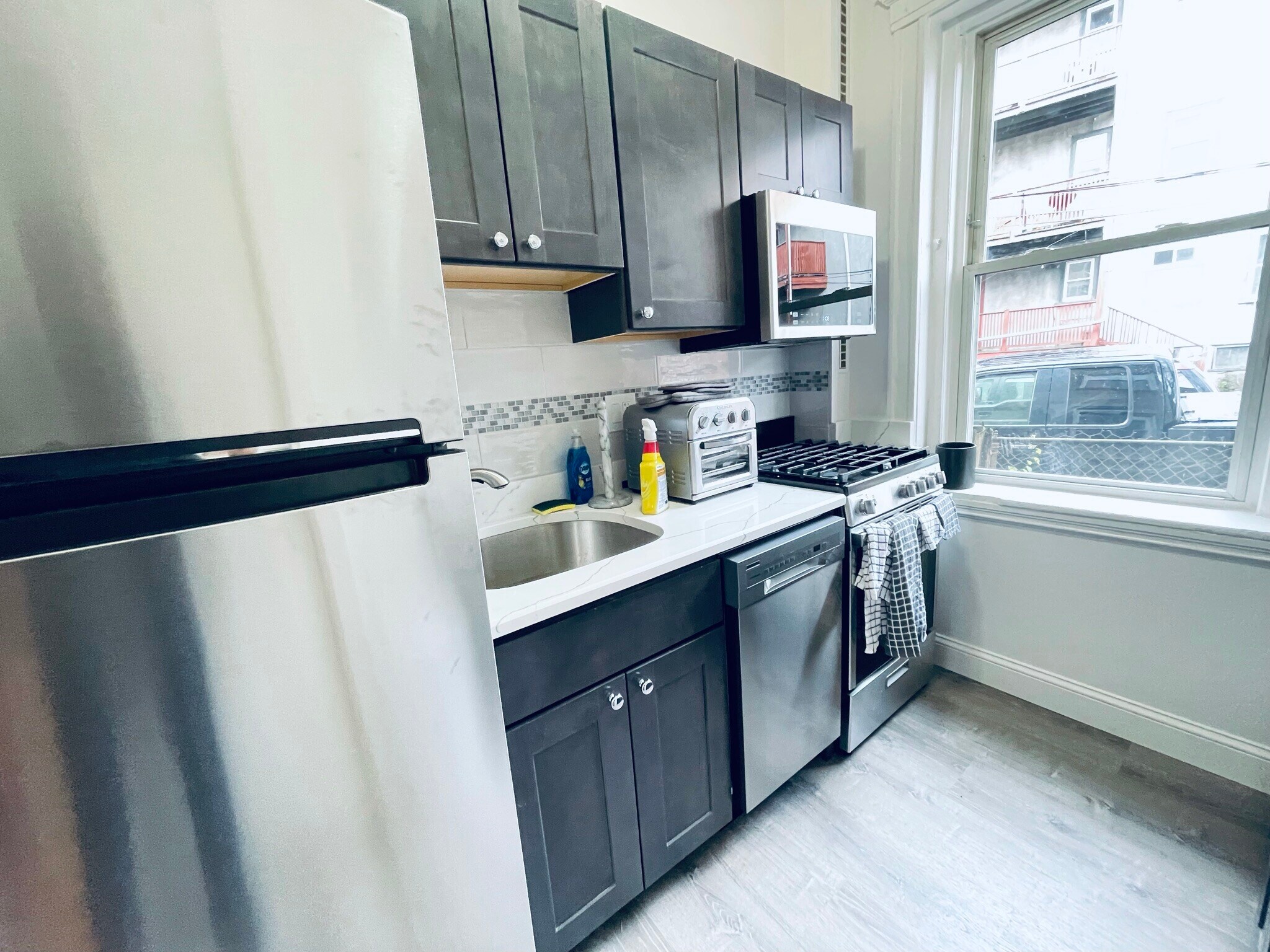 Building Photo - 4 Carol Ave