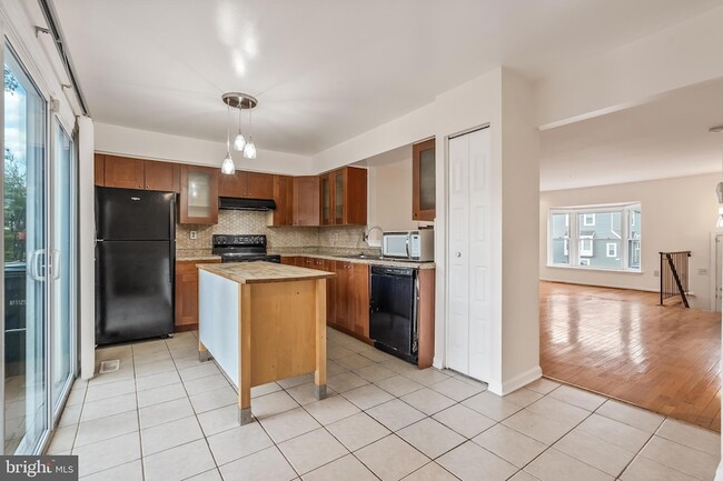 Building Photo - 3314 Major Denton Dr