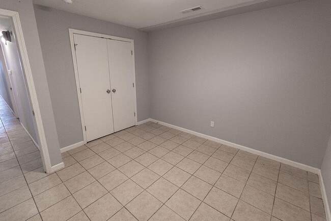Building Photo - 706 Demaret Dr