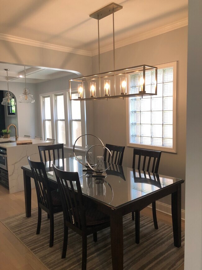 Building Photo - 605 N Humphrey Ave