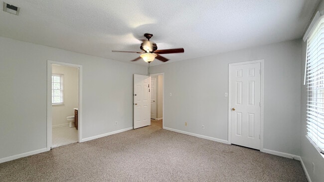 Building Photo - 2387 Riverchase Pl