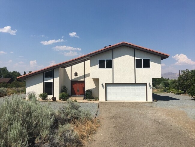 Building Photo - Reno Foothills - 1 Acre Lot Home