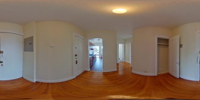 Building Photo - bedroom in Boston MA 02135