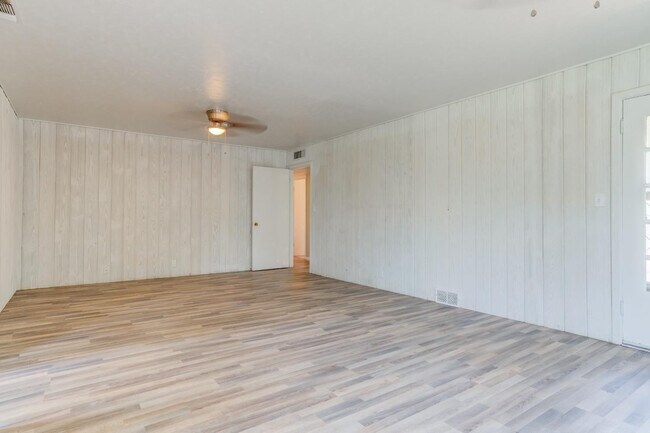 Building Photo - 3411 41st St