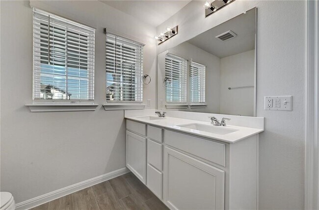 Building Photo - 9701 Grapevine Leaf Dr