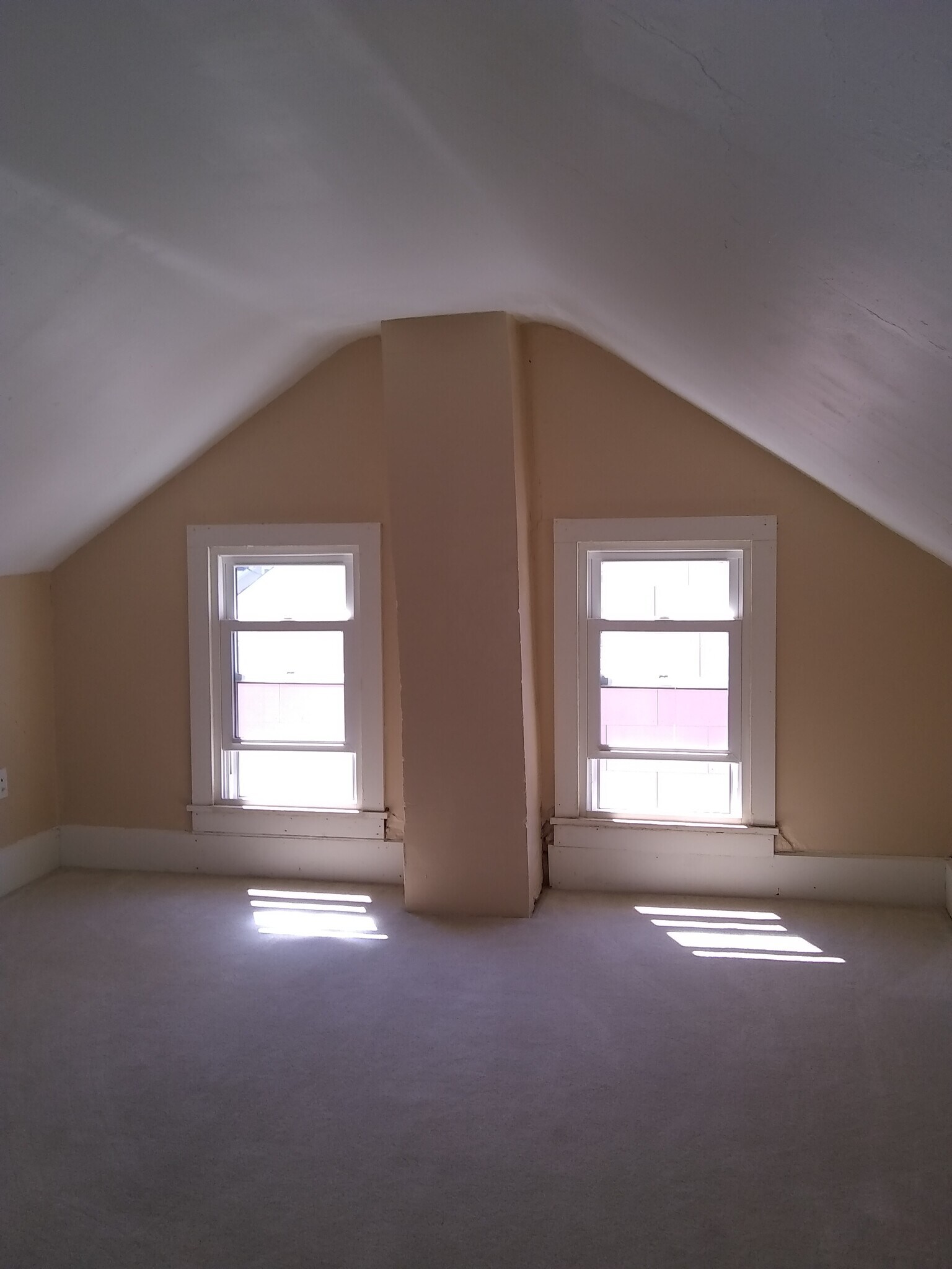 Building Photo - 1227 Pulaski Ave