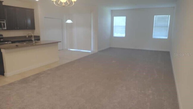 Building Photo - 2037 Lakeside Ave
