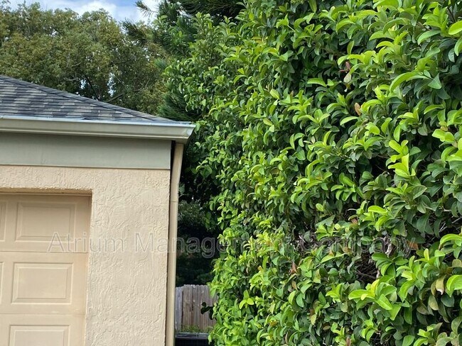 Building Photo - 277 Lakebreeze Cir