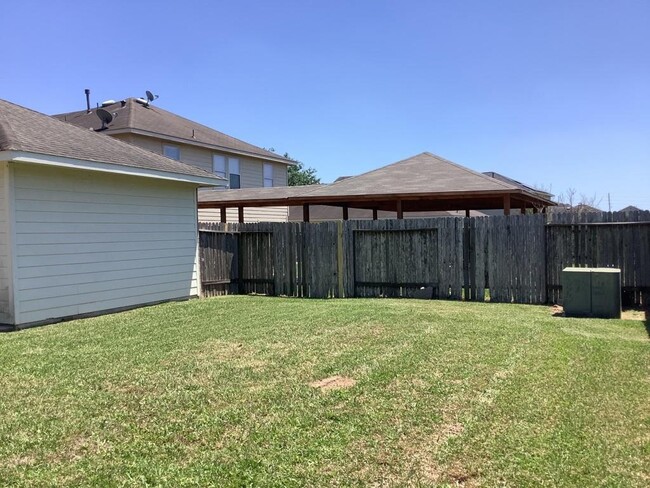 Building Photo - 5119 Westwood Pines Dr