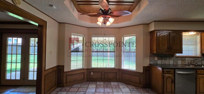 Building Photo - Spacious and Stunning 3 Bedroom 2 Bath Home in Longview!