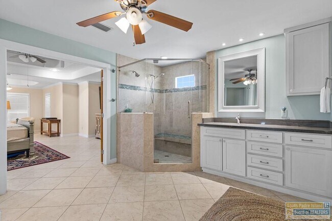 Building Photo - 22 Laguna Madre Dr