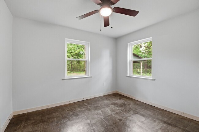 Building Photo - 509 Co Rd 2271