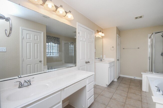 Building Photo - 6006 Lamb Creek