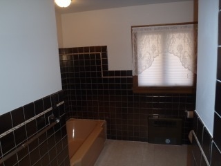 Building Photo - Spacious 3-4 Bedroom Ranch Style House for Rent