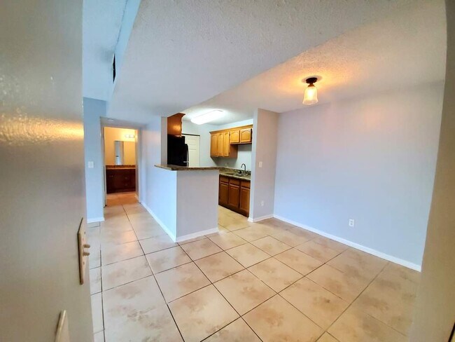 Building Photo - 455 Alt 19